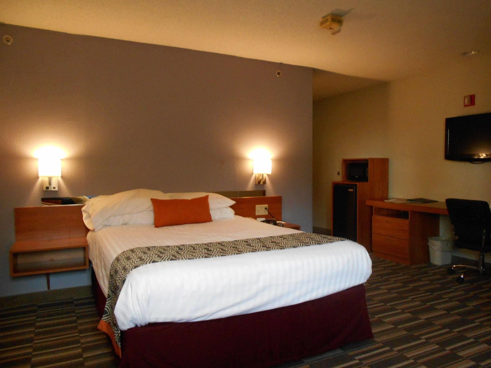 Microtel Inn By Wyndham - Albany Airport Latham Εξωτερικό φωτογραφία