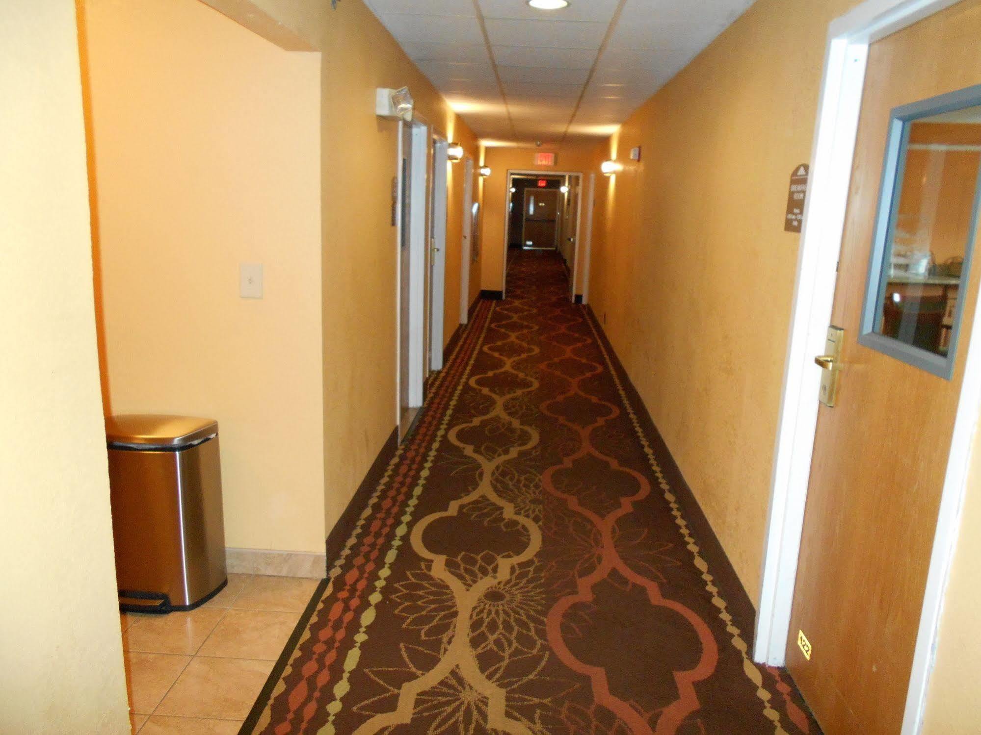Microtel Inn By Wyndham - Albany Airport Latham Εξωτερικό φωτογραφία